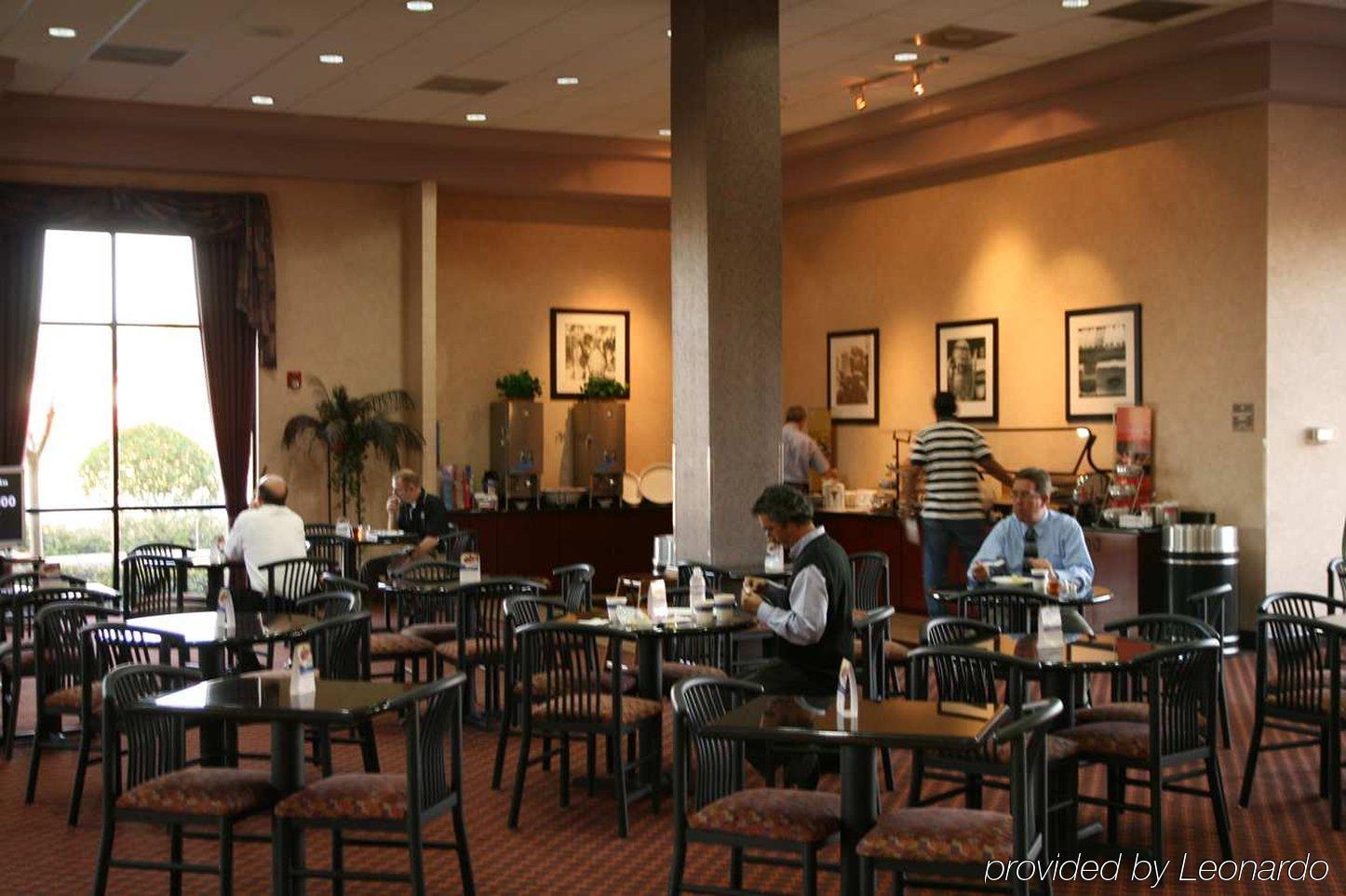 Ramada By Wyndham Orlando Florida Mall Restoran gambar